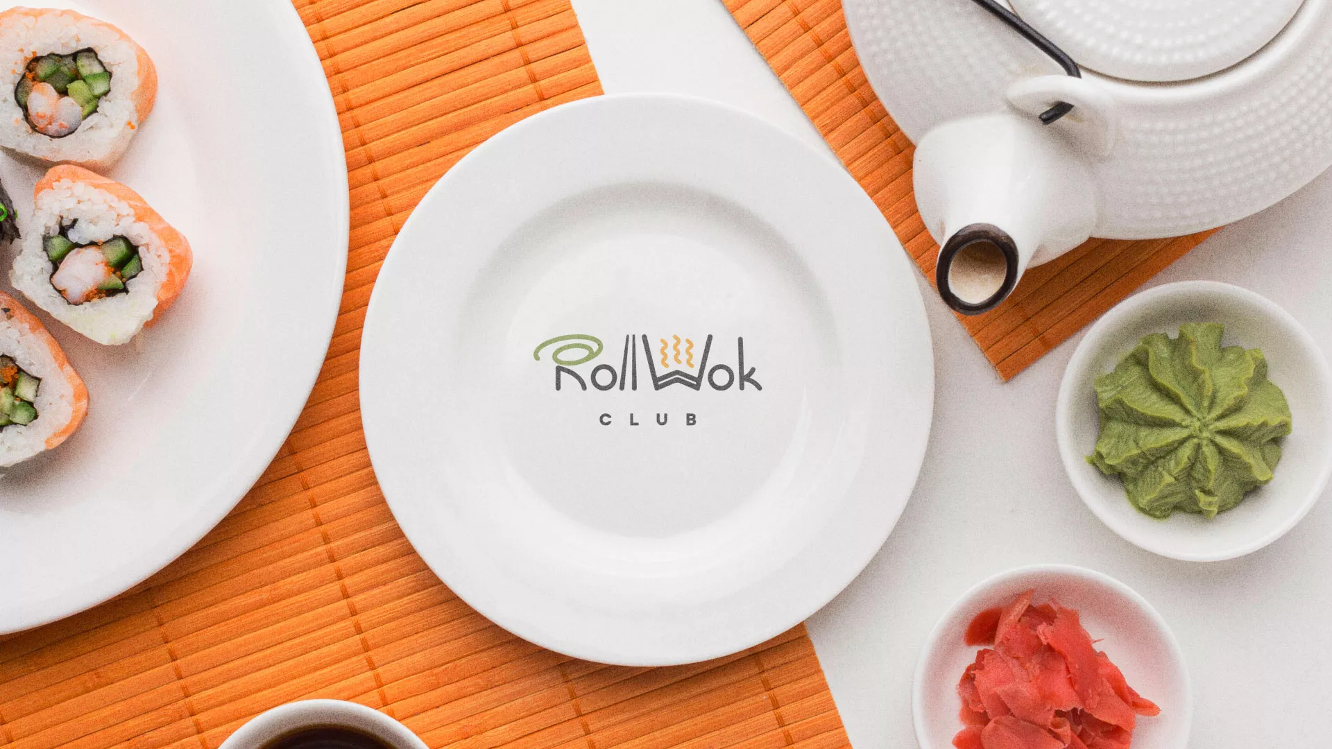 Разработка логотипа и фирменного стиля суши-бара «Roll Wok Club» в Долинске